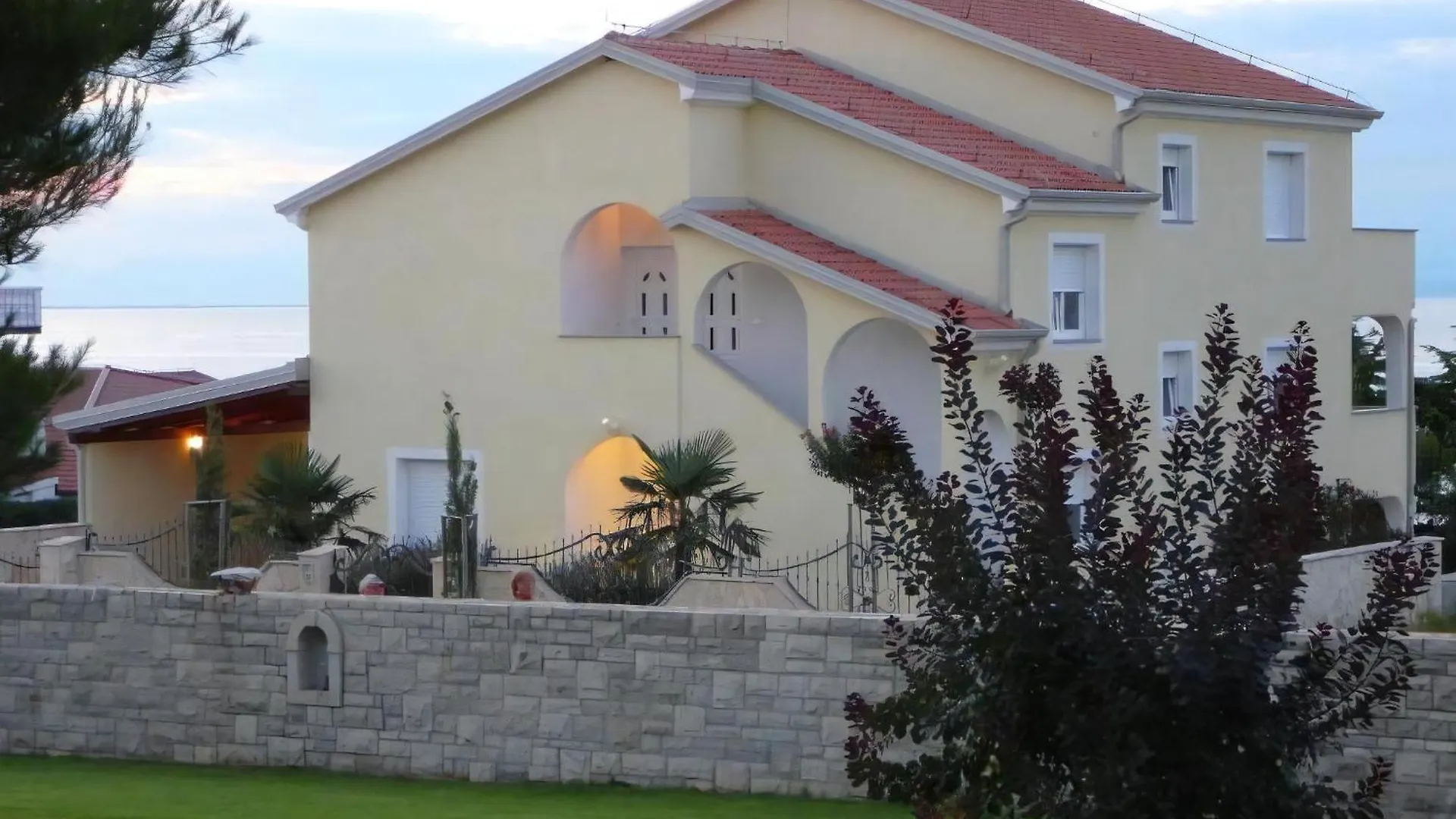 Villa Del Golfo Mit Tollem Ausblick Auf Die Alpen Savudrija