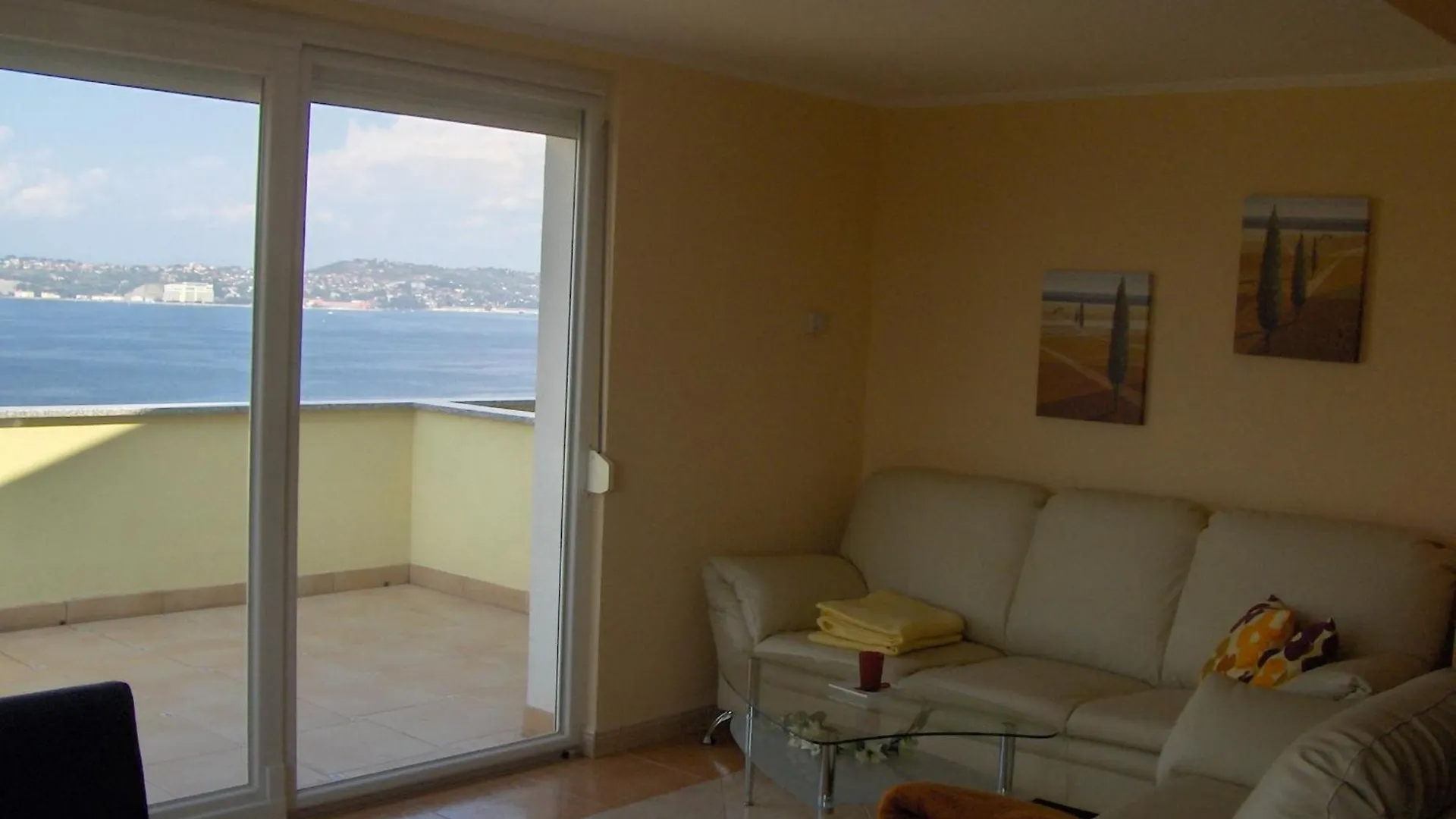 Apartment Villa Del Golfo Mit Tollem Ausblick Auf Die Alpen Savudrija